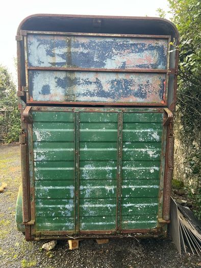 Vintage horse box, towing ok, needs new floor