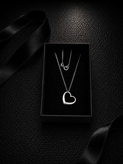 Vintage 925 Sterling Silver Dainty Heart Necklace
