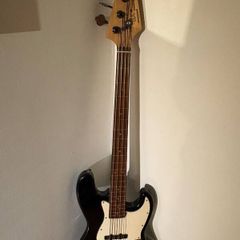 SX Fretless Jazz Bass