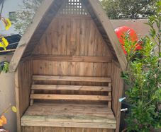 garden arbour seat in perfect condition