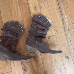 New York vintage cowboy boot tan suede .  Size 6