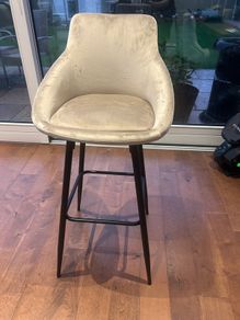 bar stool