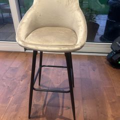 bar stool