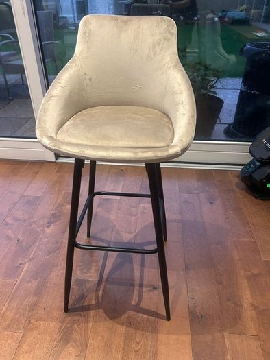 bar stool
