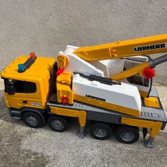 Toy truck