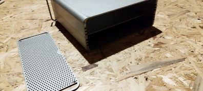 monitor riser