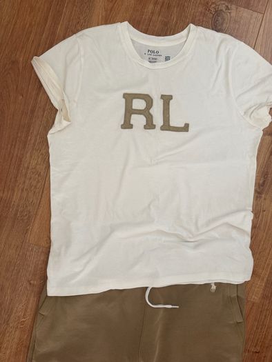 Woman Ralph Lauren tracksuit and t-shirt