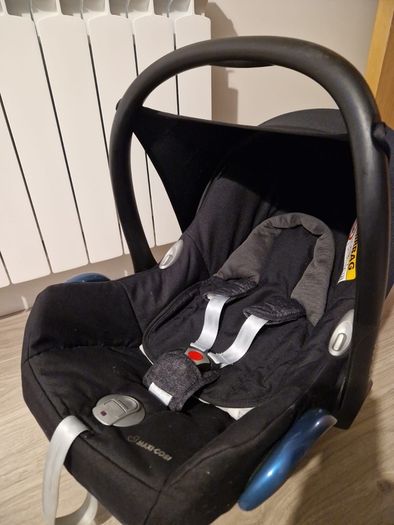 Immaculate car seat and Isofix base