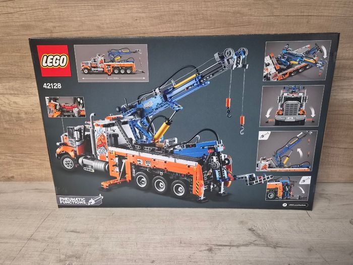 Lego 42128 Heavy Duty Tow Truck