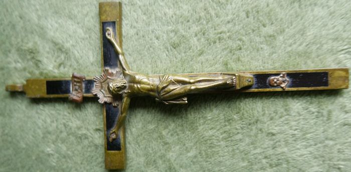 Antique 7"  Crosses - Crucifix