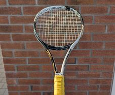 Wilson Blade Lite BLX Tennis Racket (100 sq in / 272g) - Fresh Overgrip