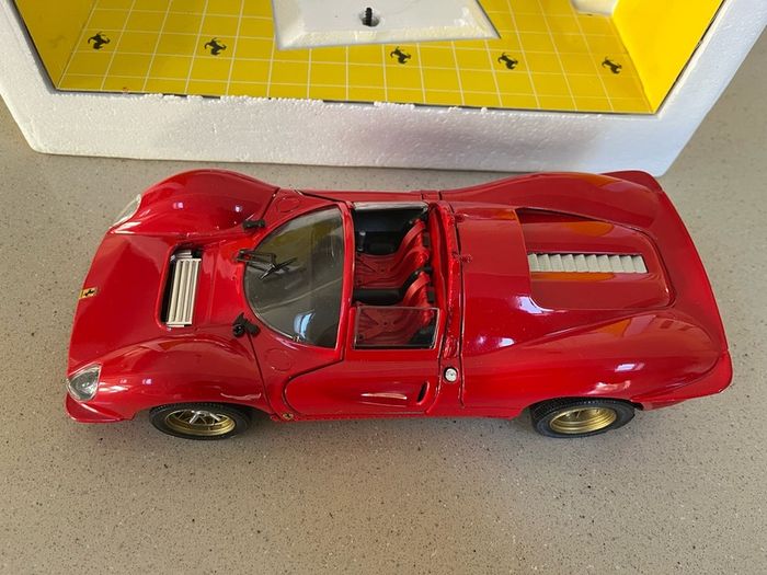 Ferrari 330 P4 1/18 Jouef