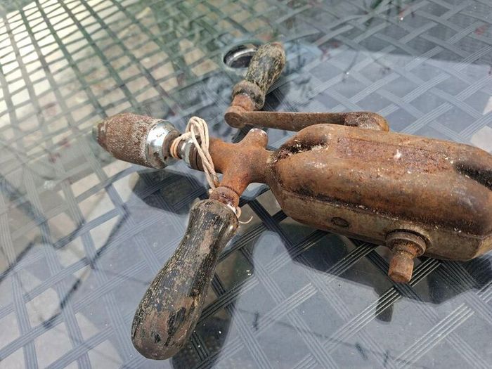 Antique manual Hand Crank Chest Drill - works perfect