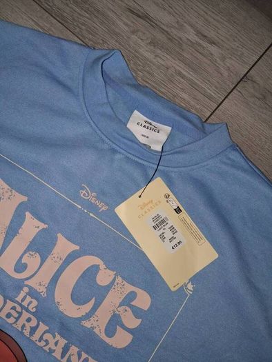 x2 Bundle - Brand New Disney Alice In Wonderland Jumper - RRP - 12.00 & Dunnes Stores Straight Fit T-Shirt - Size - XL