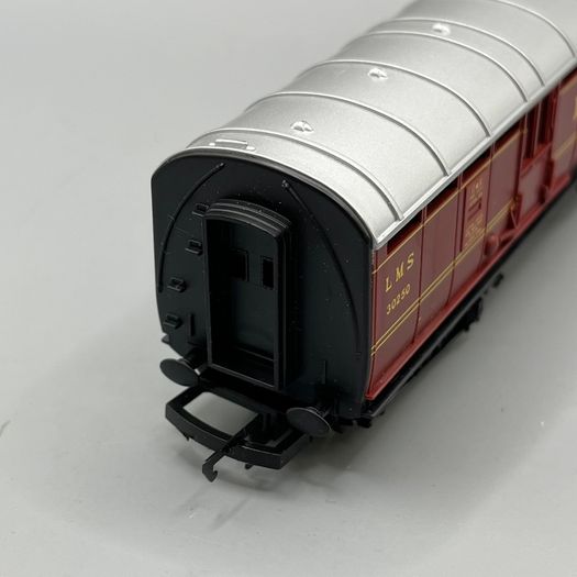 Hornby R413 Operating LMS Royal Mail Coach Set 30250 Boxed - Instructions - Mint