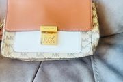 MK Tribeca Medium Signature Logo