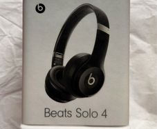 Beats Solo 4 Wireless Headphones Brand New Sealed