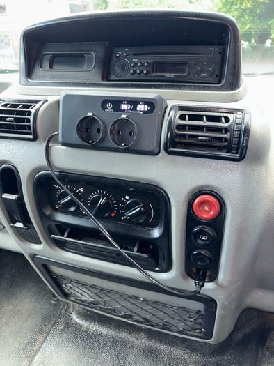 camper van for Sale Has solar panel roof vent Sink gas cooker 12 V microwave