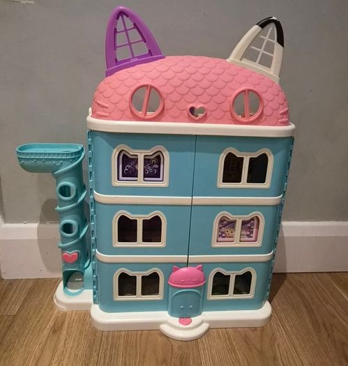 Gabby doll house