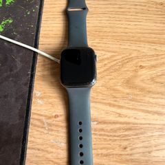 Apple Watch Series 4 - 44mm
