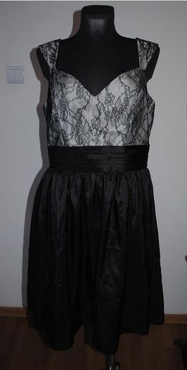Meng Collection Linette Black lace midi stunning dress Perfect condition size UK16 EU44 Postage included