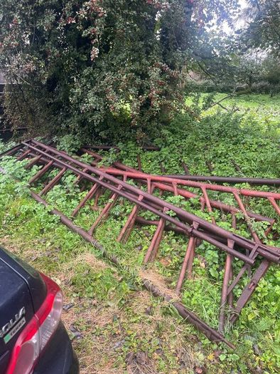 Cattle feeding barriers and 4 2 cow drinkers