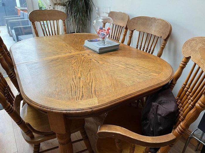 Dining room table and 6 chairs