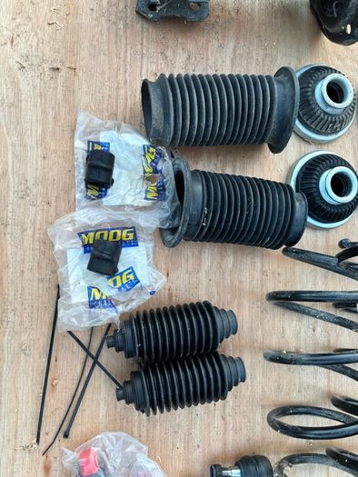 Car Parts - Full front suspension kit - NEW