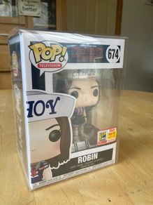Stranger Things Robin Funko Pop 674.