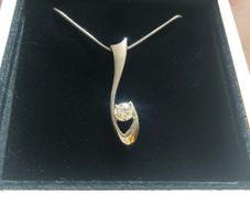 Beautiful gift Rocio Illumini Swarovski crystal silver necklace pendant gift