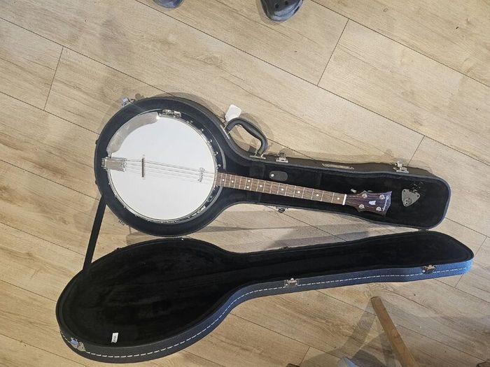 New Clareen Clarinbridge  17 fret Tenor Banjo