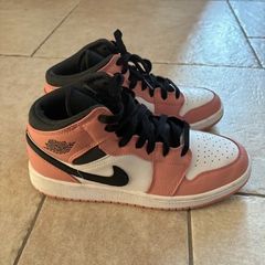 Air Jordan 1 Mid Pink