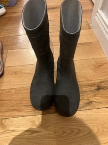 wellies