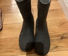 wellies