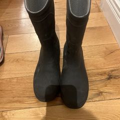 wellies