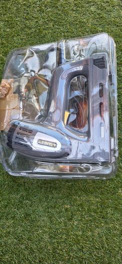 Stanley nail gun and staples
