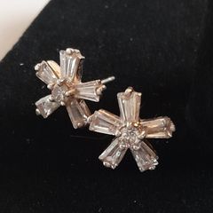 EARRINGS - Silver - Stud - Crystal