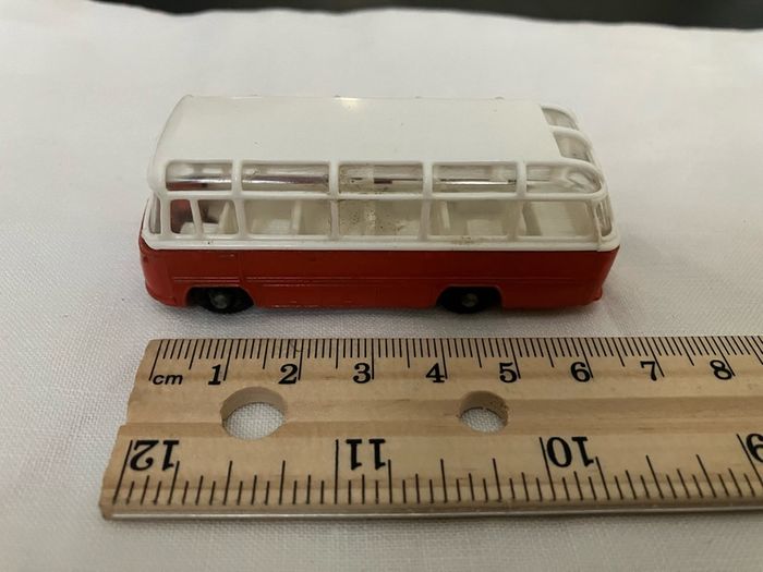 Matchbox 68. Mercedes coach. Black solid wheels