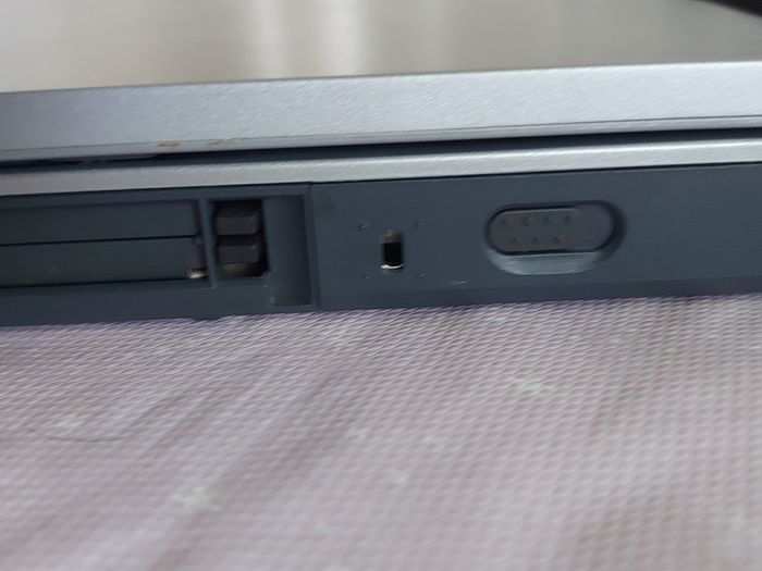 Rare Vintage Fujitsu Siemens Lifebook, E Series, FPC07048B Part number CP127259, Running Windows 2000 Professional, uses 3.5 floppy disk, 20GB HDD, amd all the connecting Ports from 30 years ago Era