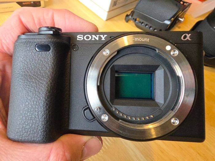 Sony a6400, Tamron 17-70mm f2.8, SmallRig cage, K&F UV filter & Beschoi Variable 2-400 ND filter