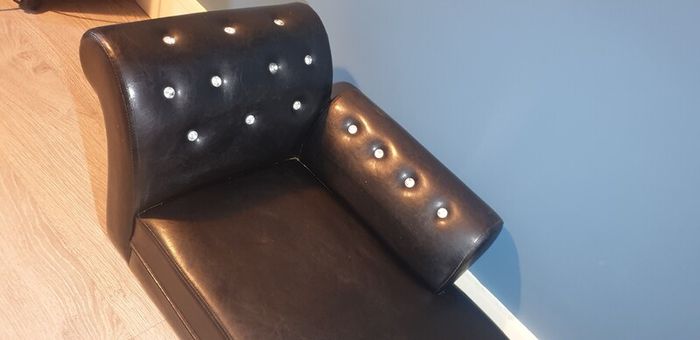 Dog bed chaise / lounge