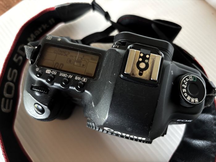 Canon EOS 5D Mark II (Low Shutter Count 31k)  Excellent Condition