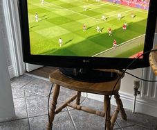 LG 32 inch TV