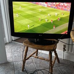 LG 32 inch TV