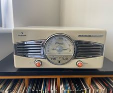 Vinyl player
