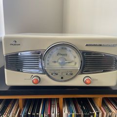 Vinyl player