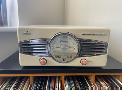 Vinyl player