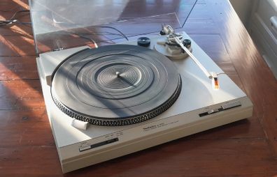 Technics SL-B20S Turntable --- Freepost !