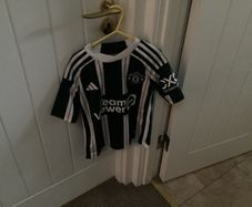 Adidas MU T shirt age 7/8