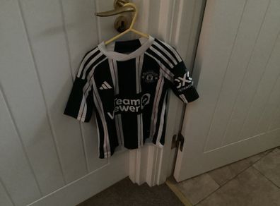 Adidas MU T shirt age 7/8